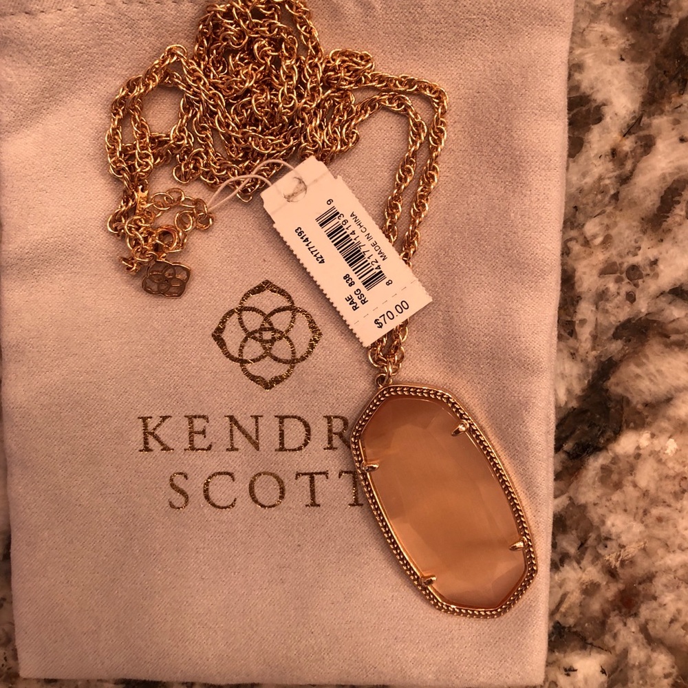 Kendra Scott Rein pendant necklace in clear peach